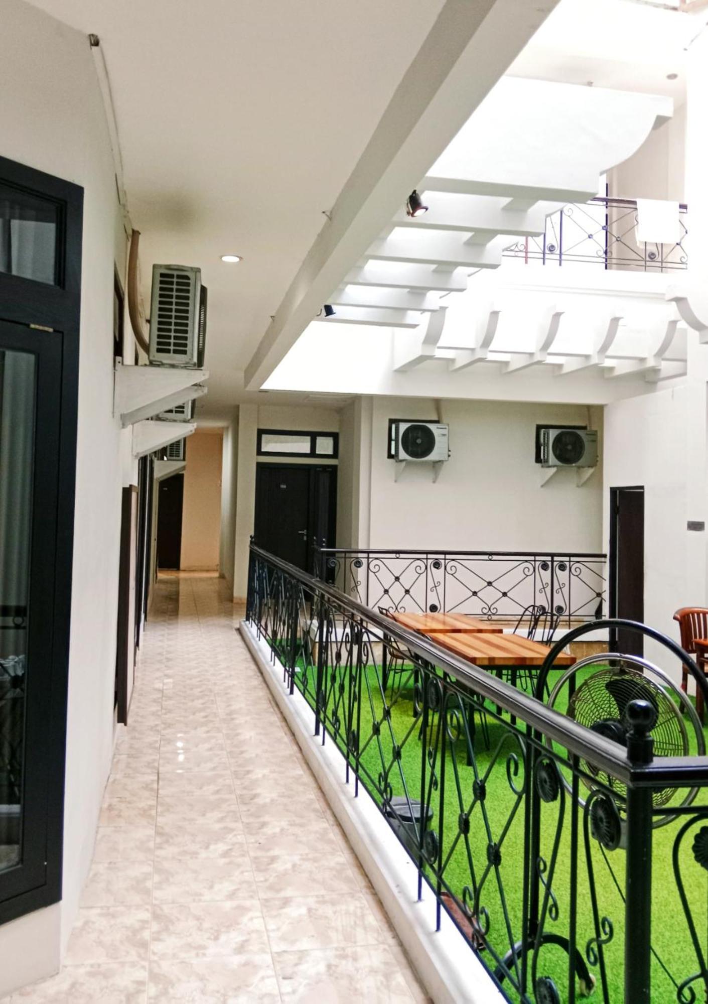 Andita Syariah Hotel Sorabaya Extérieur photo
